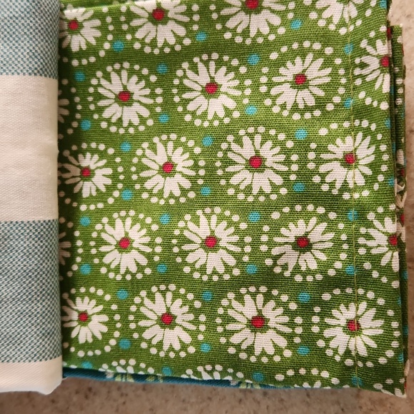 Pioneer Woman Cloth Napkins - Picture 2 of 4